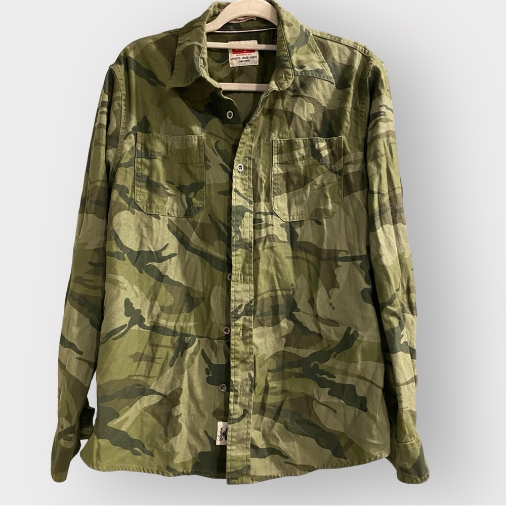 GUC Wrangler Camo Long Sleeve Button Up  | Medium